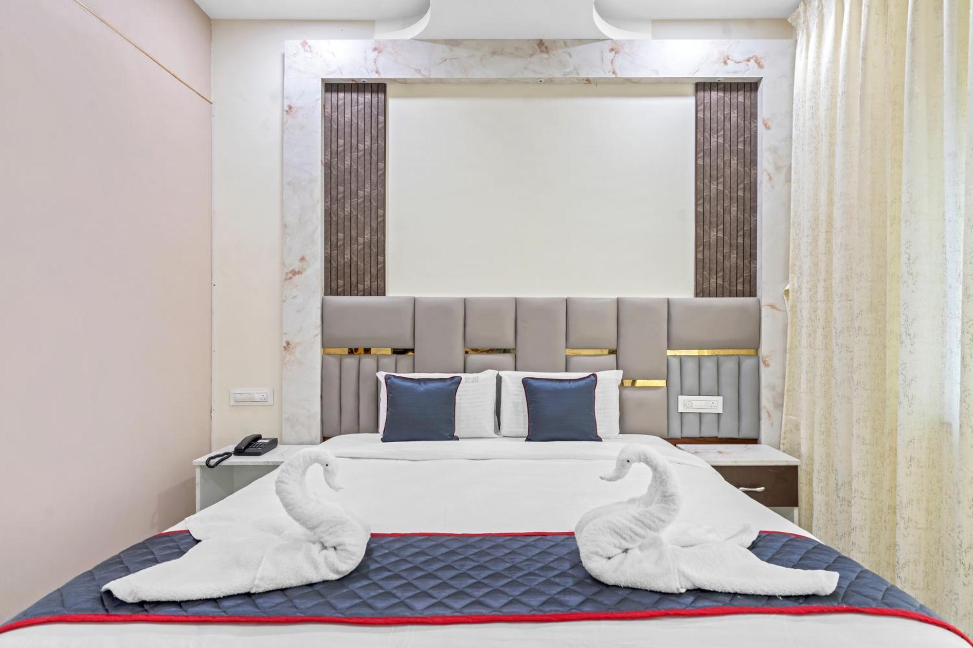 Hotel Sky Land Khammam Exterior photo